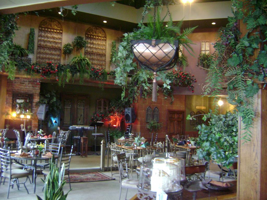 The Gardens Restaurant Branson MO 65616 4173349598 Restaurants